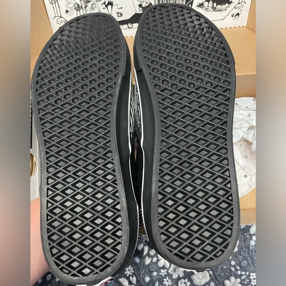 Men’s NBC Vans - Picture 2 of 2